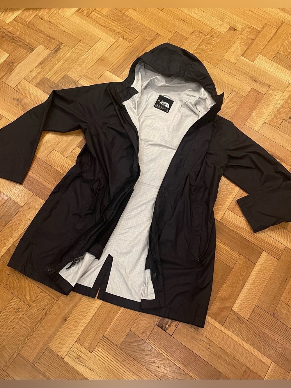 THE NORTH FACE~Lightweight, Multifunctional Mid-Length Rain Jacket